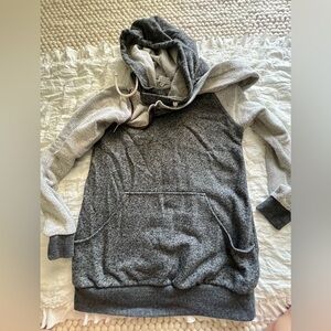 Glow & Grow maternity hooded sweatshirt, S